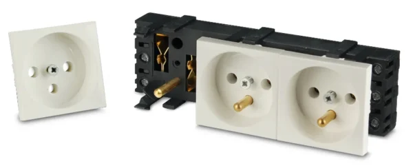 gniazdo 3m elektryczne potrojne e3d3b28242f84b0d8960c8cc8264918c