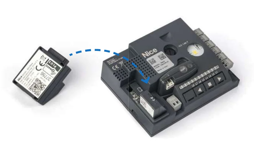 Dzięki aplikacji i domowej centrali Z-Wave można: