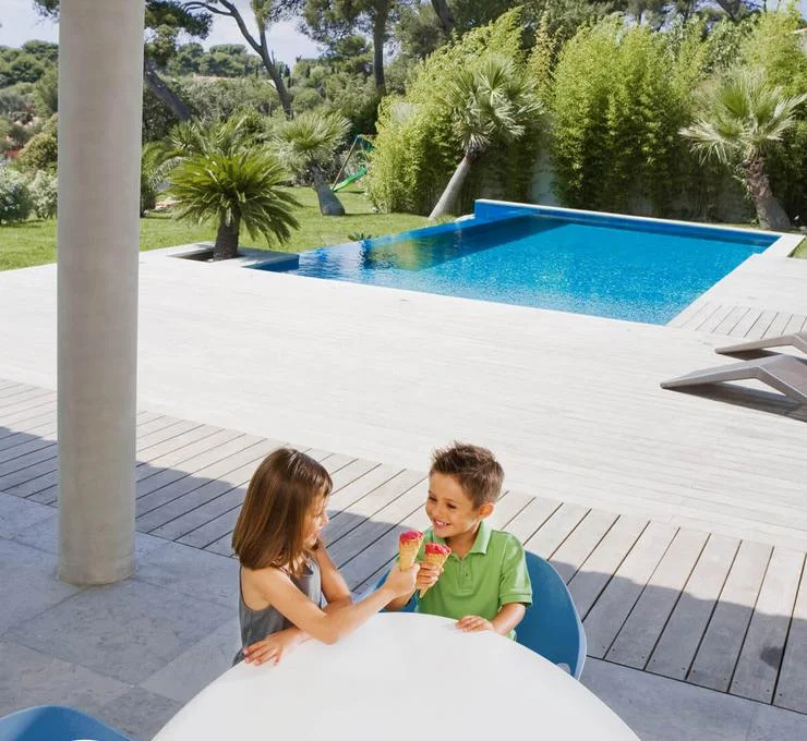 Zobacz. Usłysz. Odpowiedz. W czasie rzeczywistym.