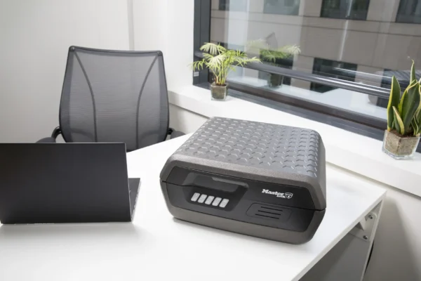 kasetka na dokumenty duza ognioodporna i wodoodporna master 7b9ee213a35b4f9e83672ff928f41a93