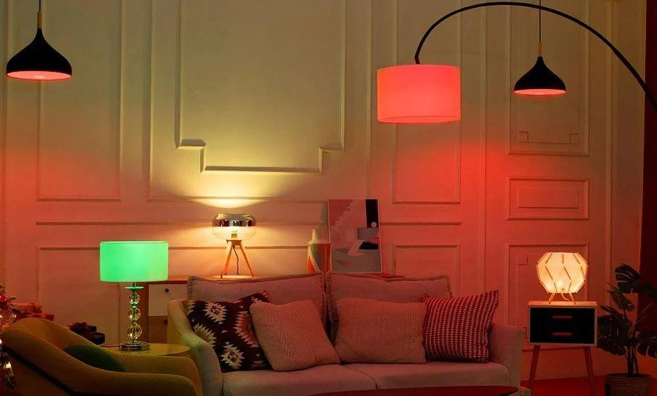 Xiaomi Mi Smart LED Smart Bulb Essential - dostosowuj swoje oświetlenie do różnych, zróżnicowanych scenariuszy