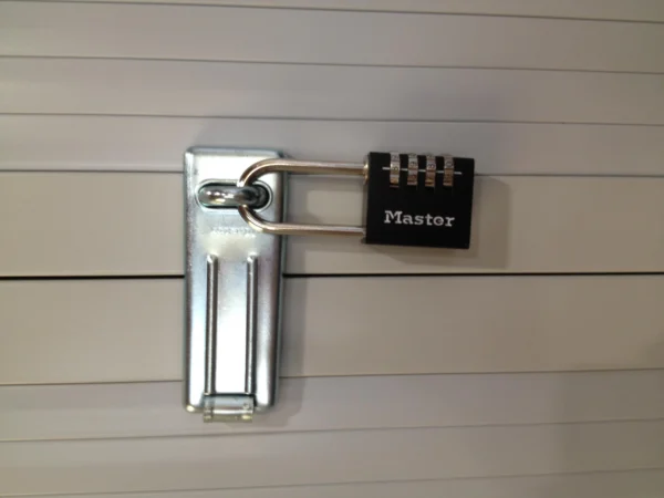 kodka z szyfrem duga master lock 7640eurdblklh 5f77961ad88c47afa313b432f0369a29