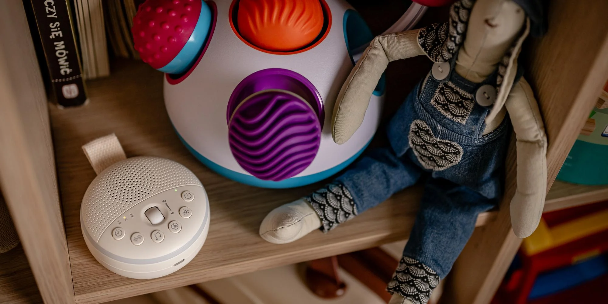 Lampka nocna LED Newell LunaWhisper z funkcją białego szumu