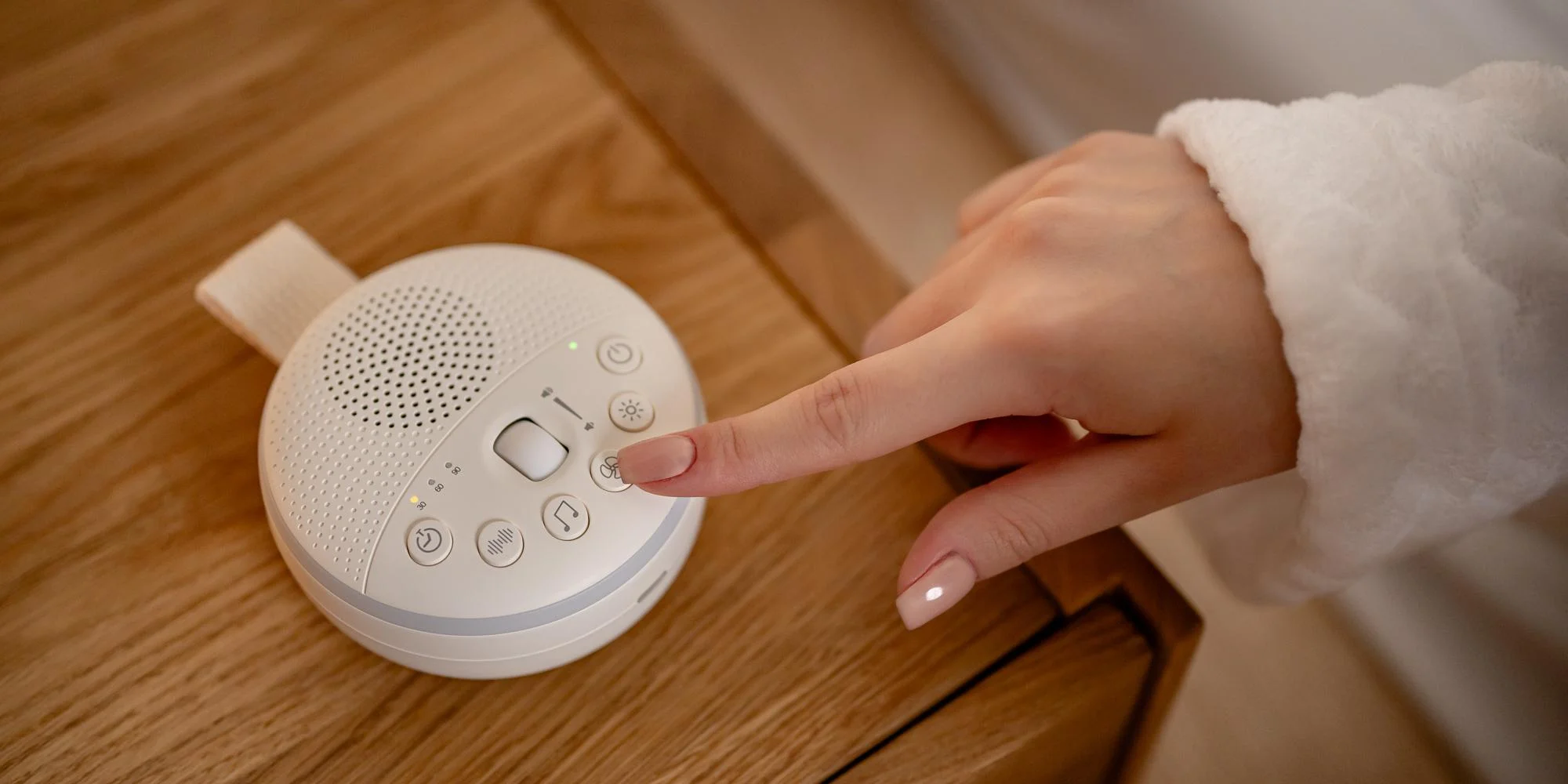 Lampka nocna LED Newell LunaWhisper z funkcją białego szumu