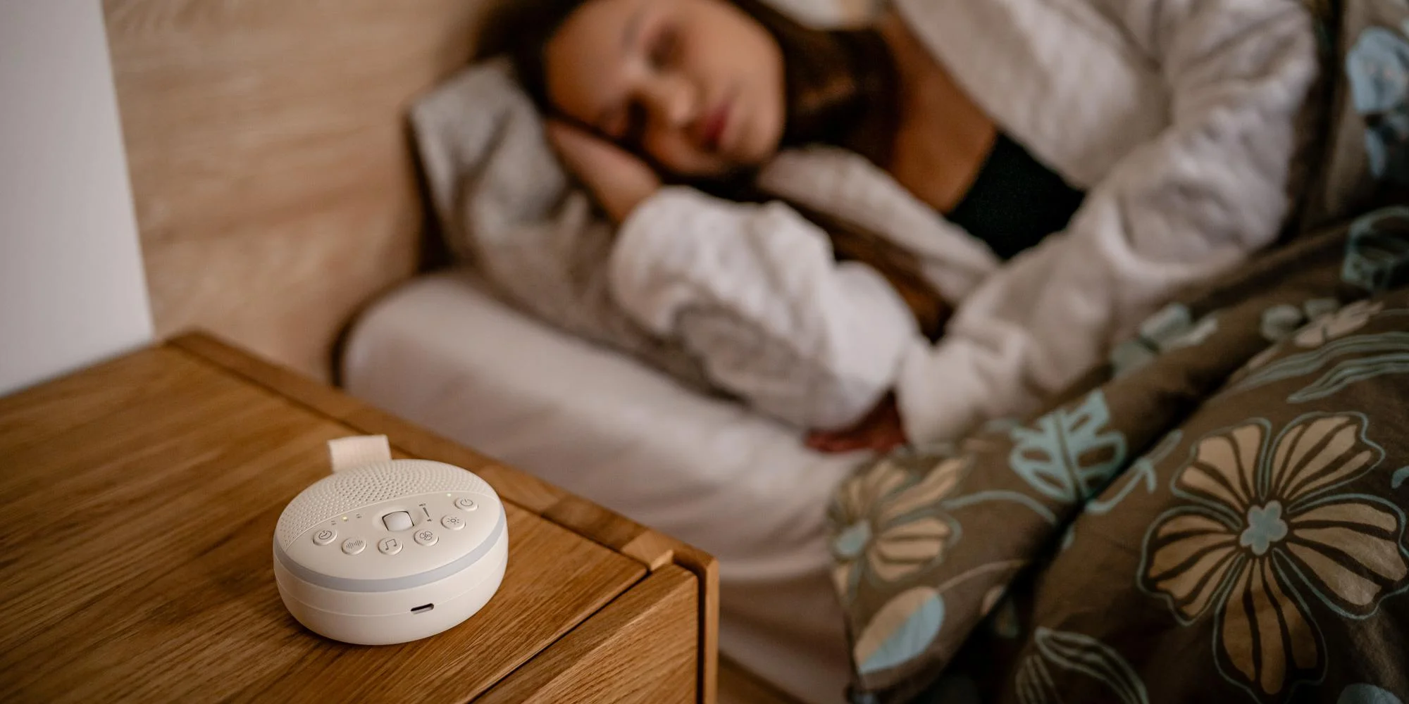 Lampka nocna LED Newell LunaWhisper z funkcją białego szumu