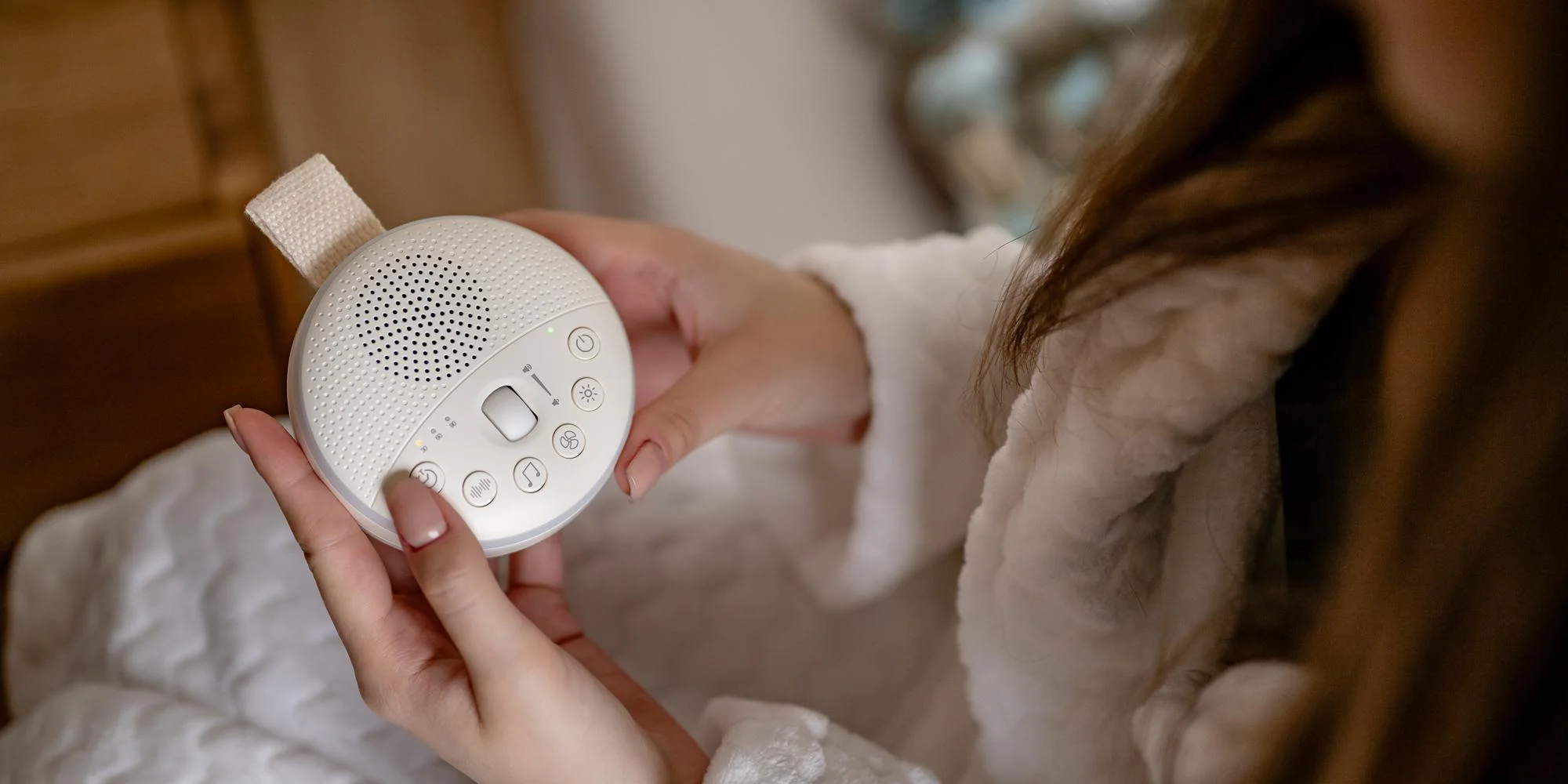 Lampka nocna LED Newell LunaWhisper z funkcją białego szumu