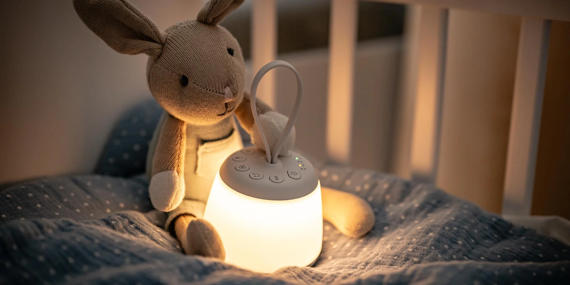 Lampka nocna LED Newell SeleneDream z funkcją białego szumu