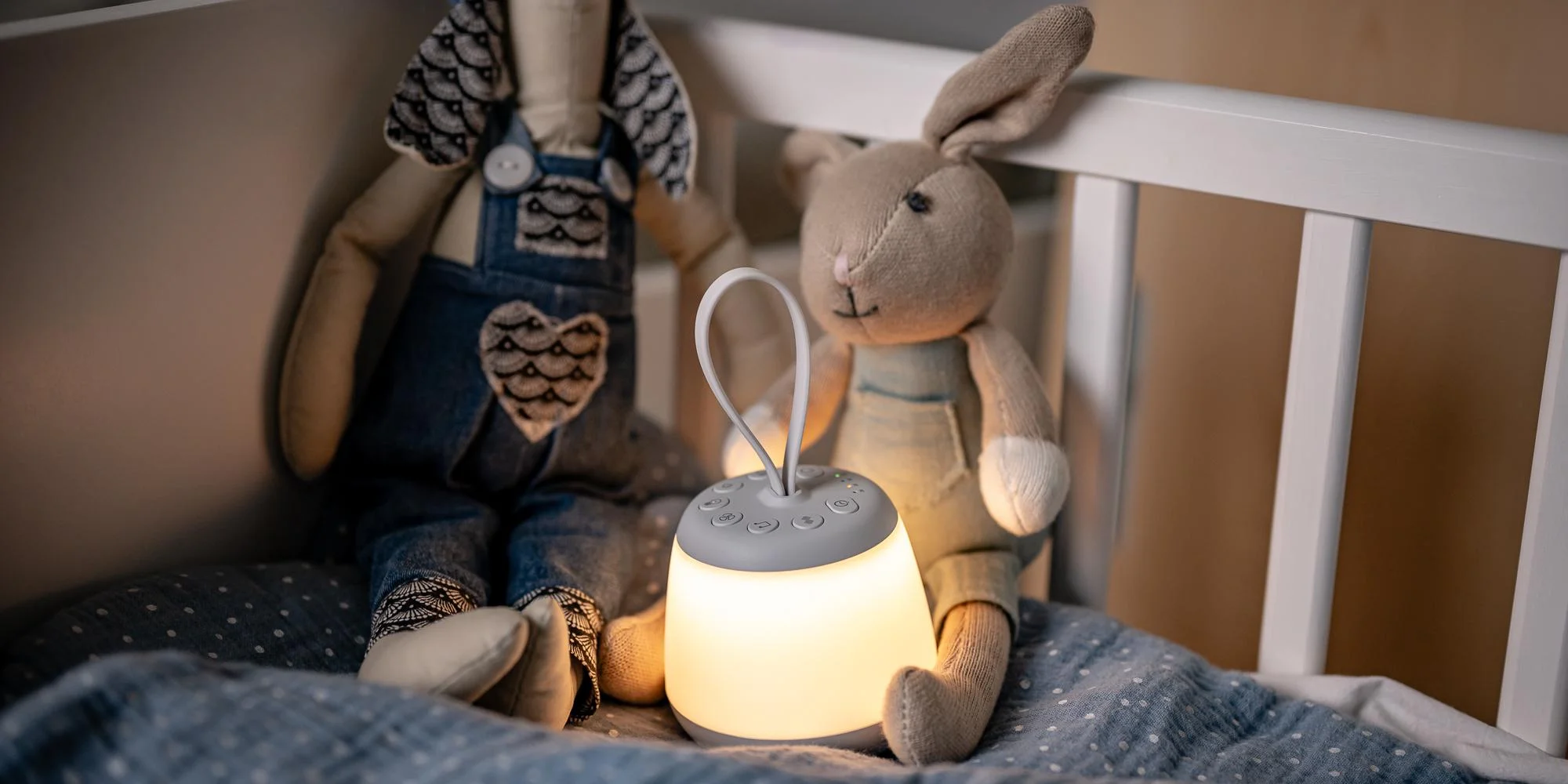 Lampka nocna LED Newell SeleneDream z funkcją białego szumu