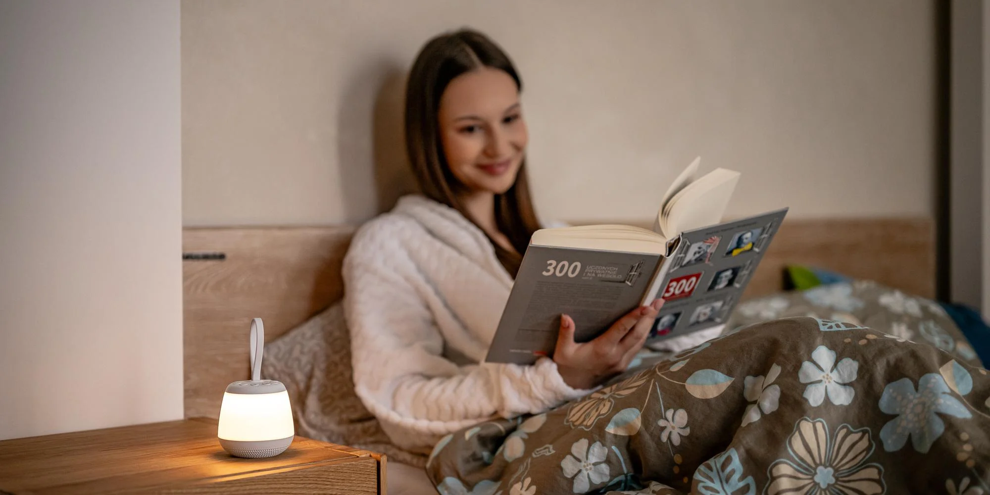 Lampka nocna LED Newell SeleneDream z funkcją białego szumu