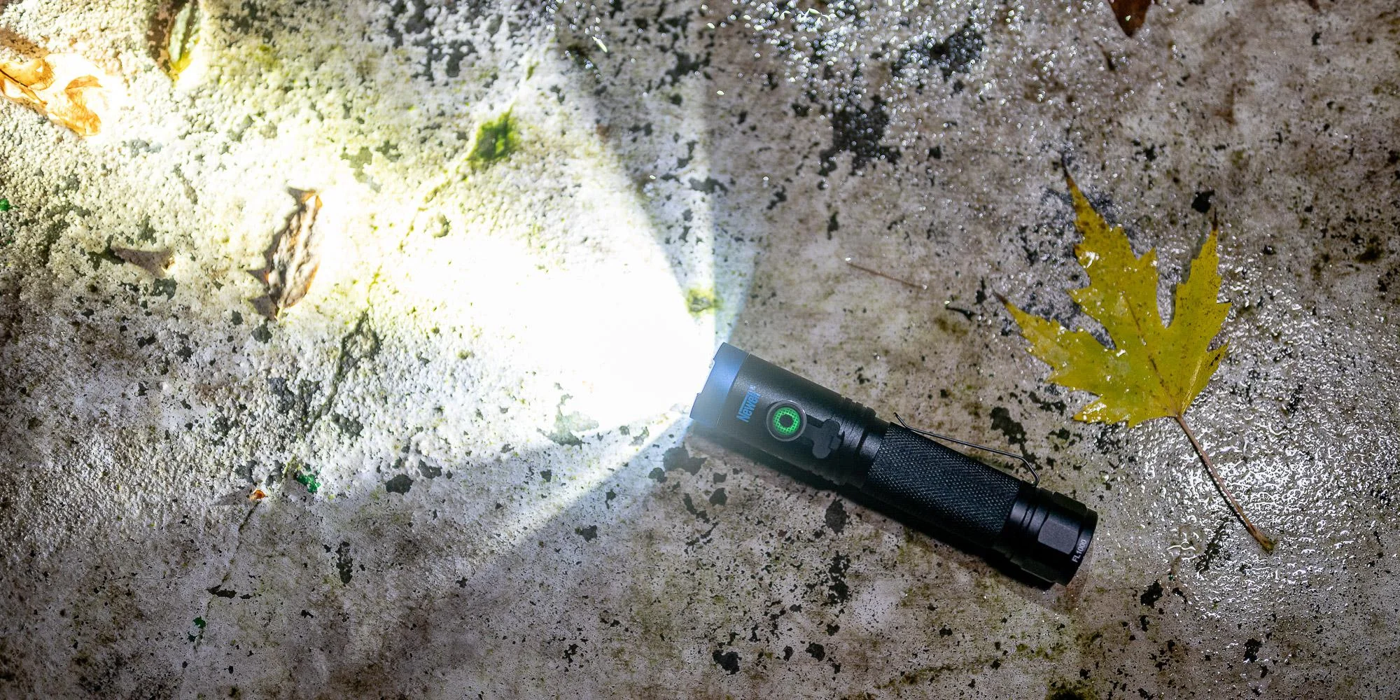 Latarka taktyczna Newell FL1000 USB-C