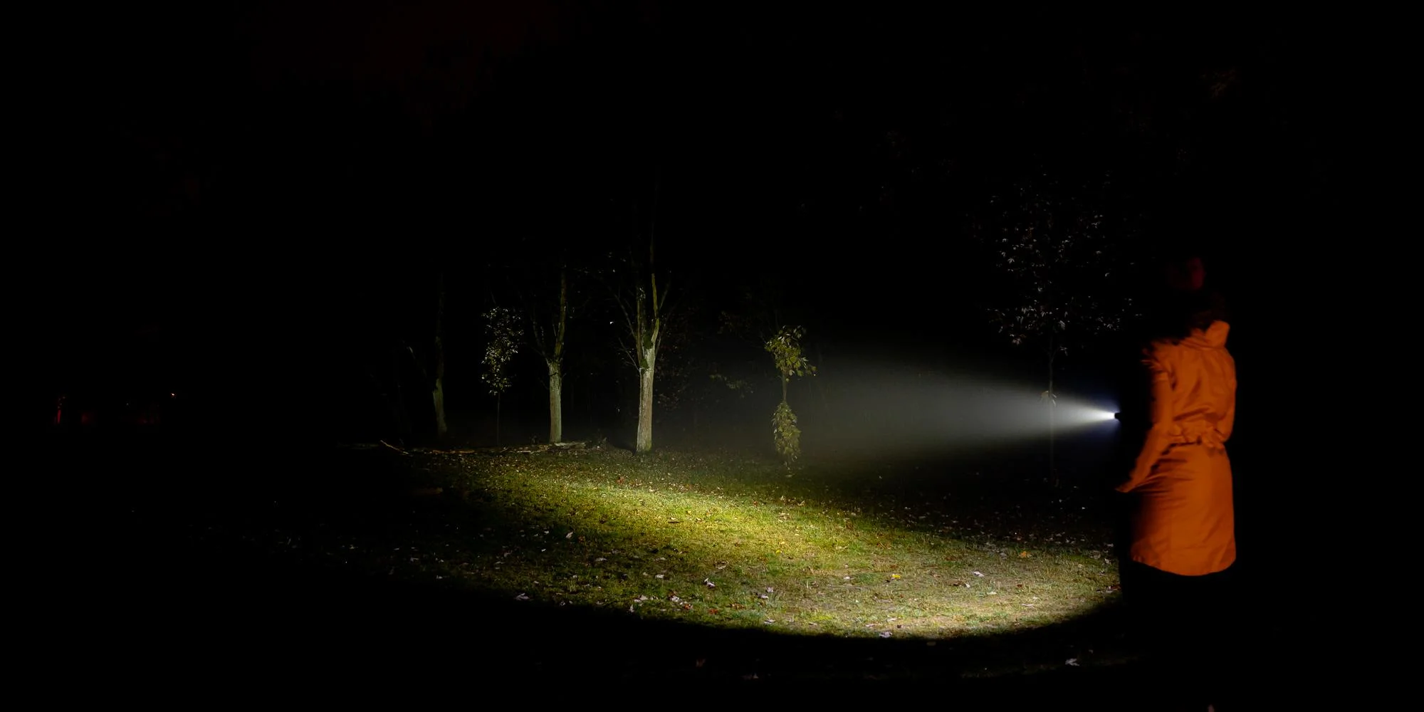 Latarka taktyczna Newell FL1000 USB-C