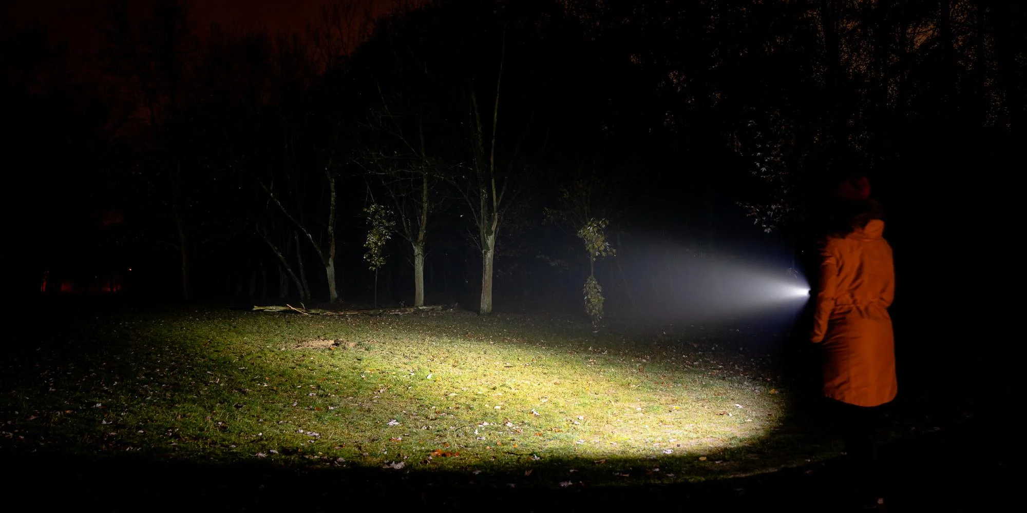 Latarka taktyczna Newell FL1000LUV USB-C z UV i laserem