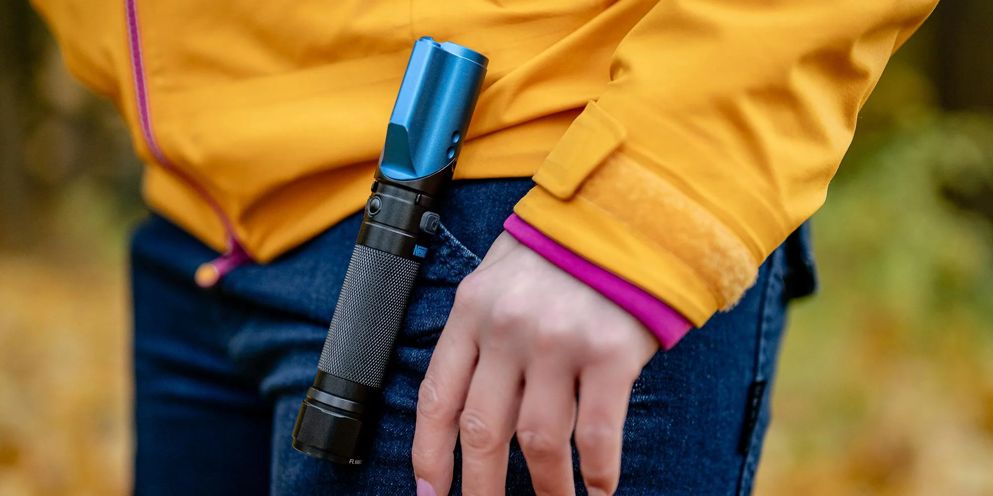 Latarka taktyczna Newell FL1000LUV USB-C z UV i laserem