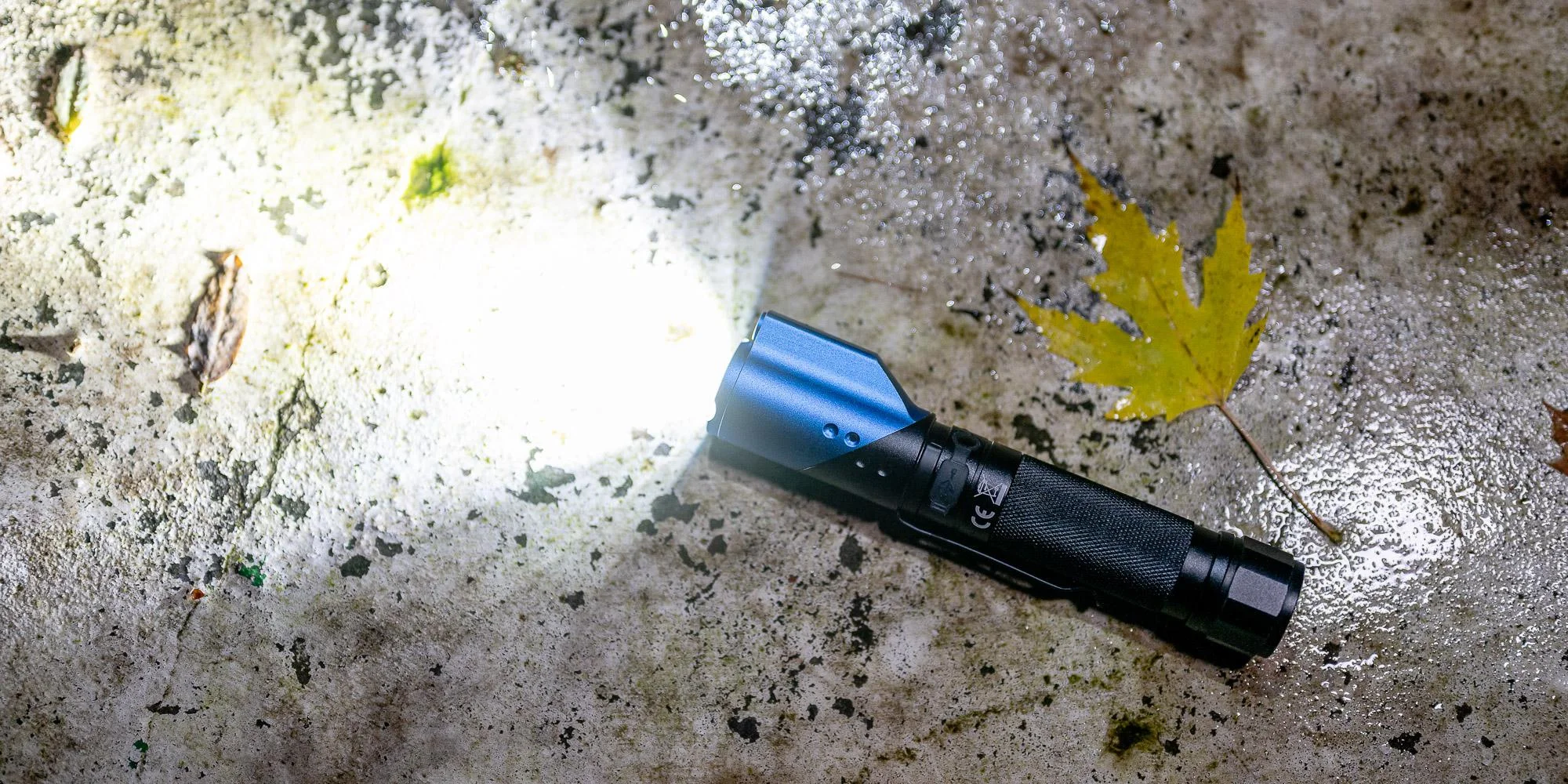 Latarka taktyczna Newell FL1000LUV USB-C z UV i laserem