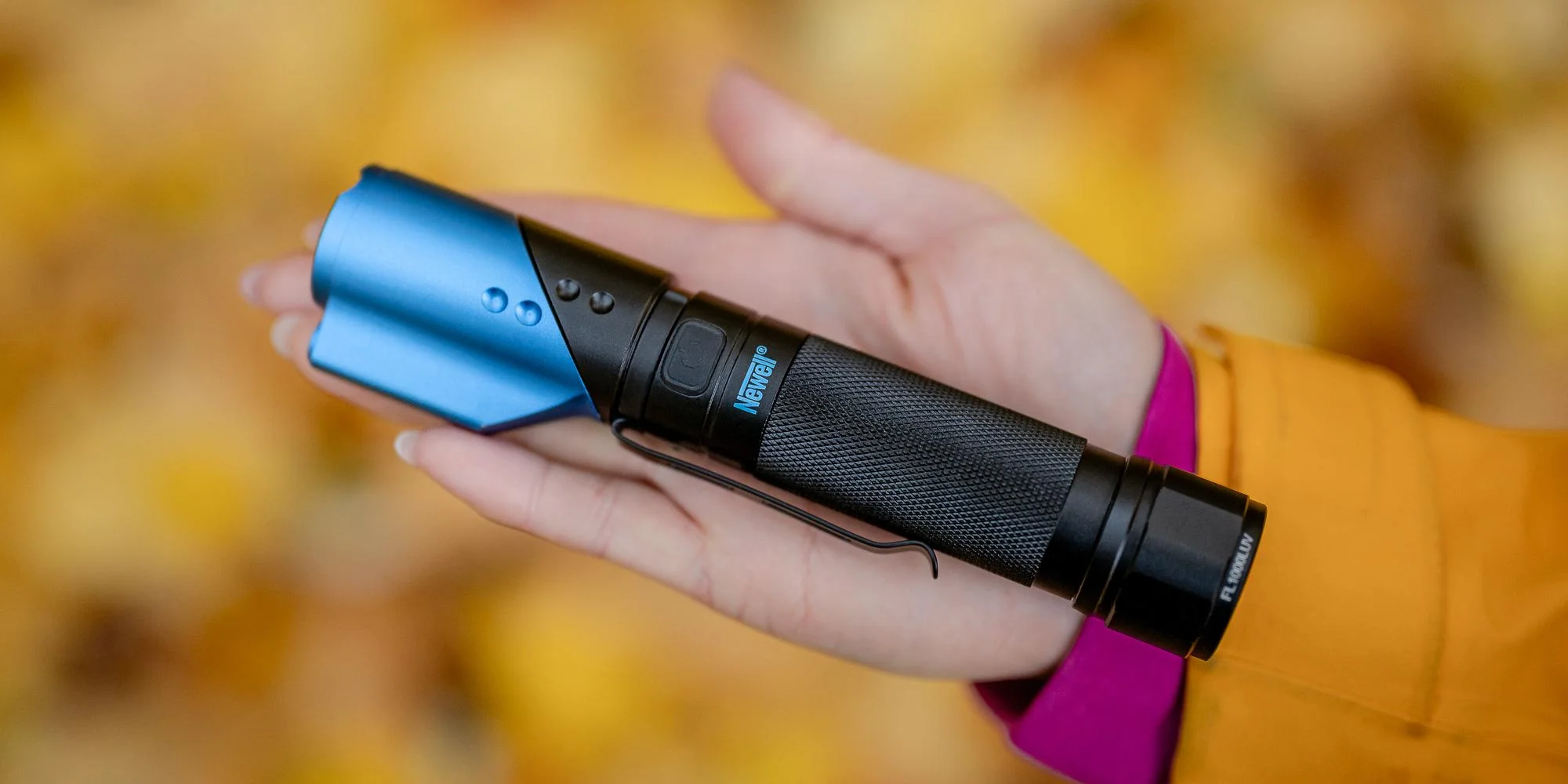 Latarka taktyczna Newell FL1000LUV USB-C z UV i laserem