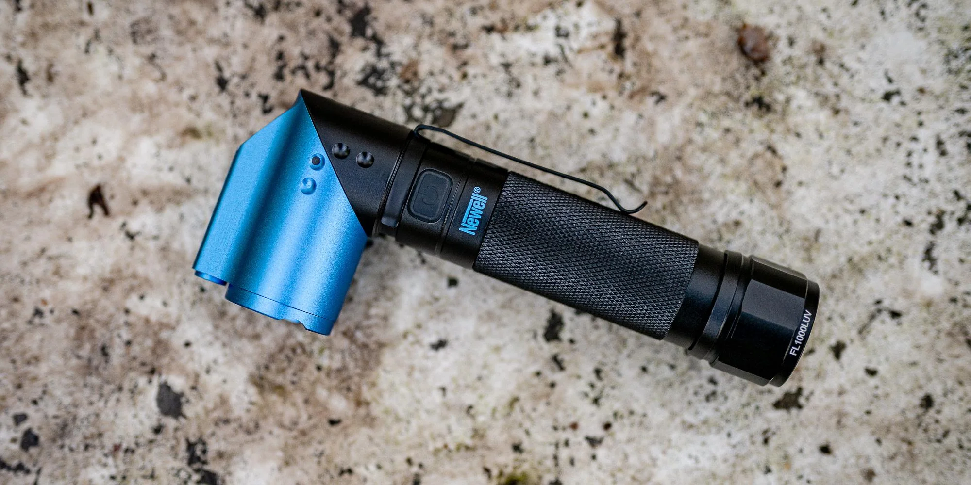 Latarka taktyczna Newell FL1000LUV USB-C z UV i laserem