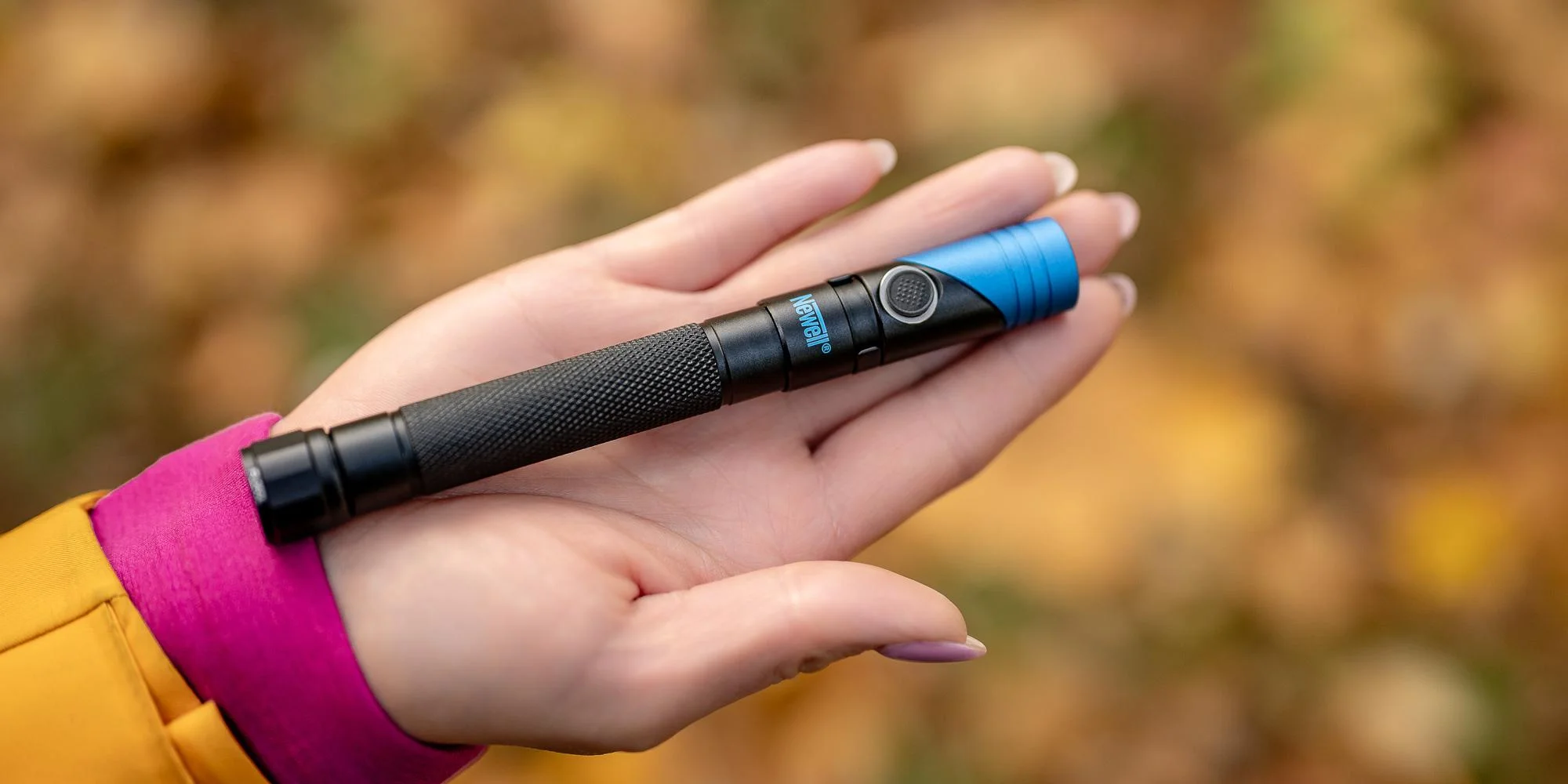 Latarka taktyczna Newell FL250L USB-C