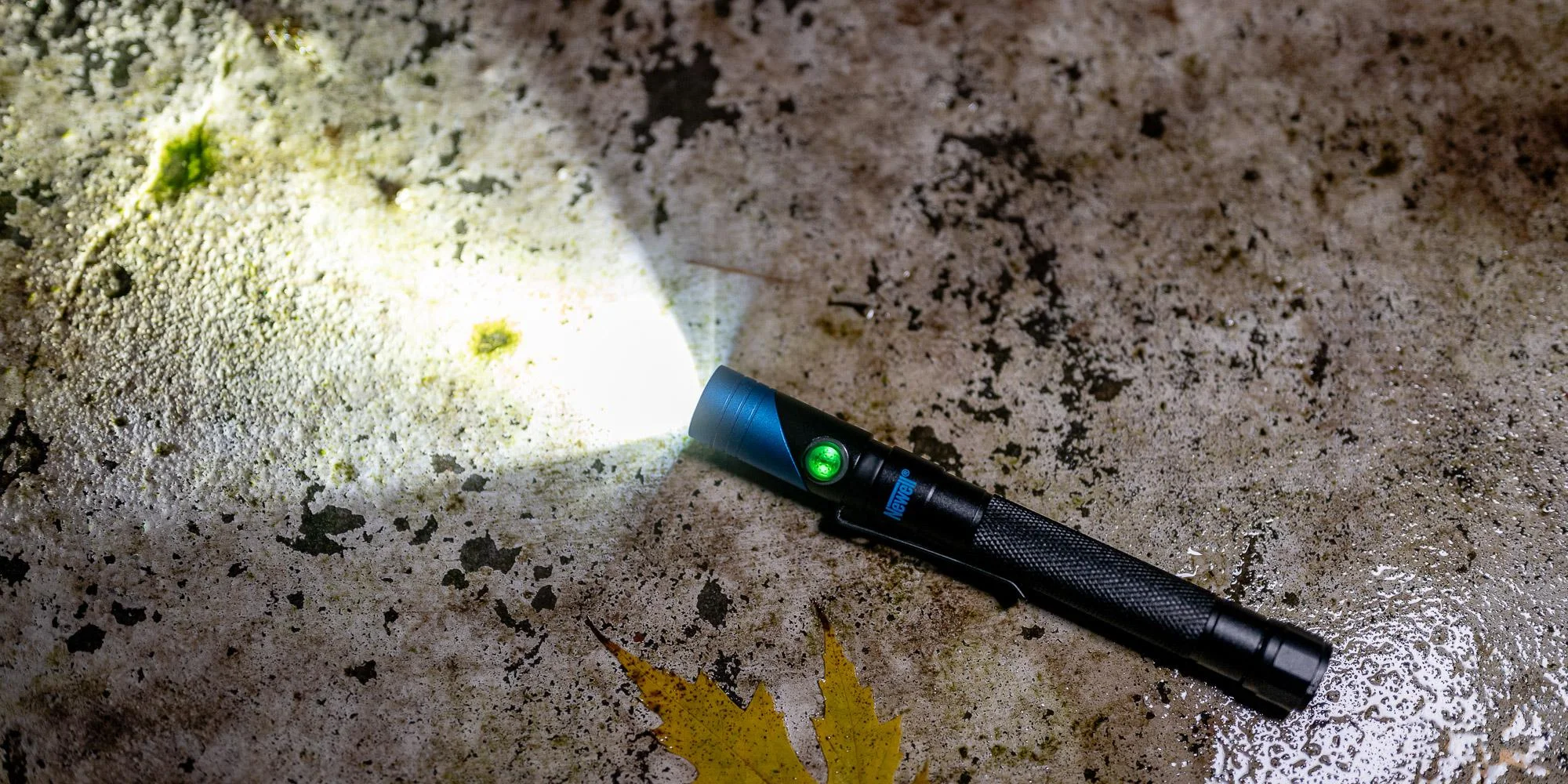 Latarka taktyczna Newell FL250L USB-C