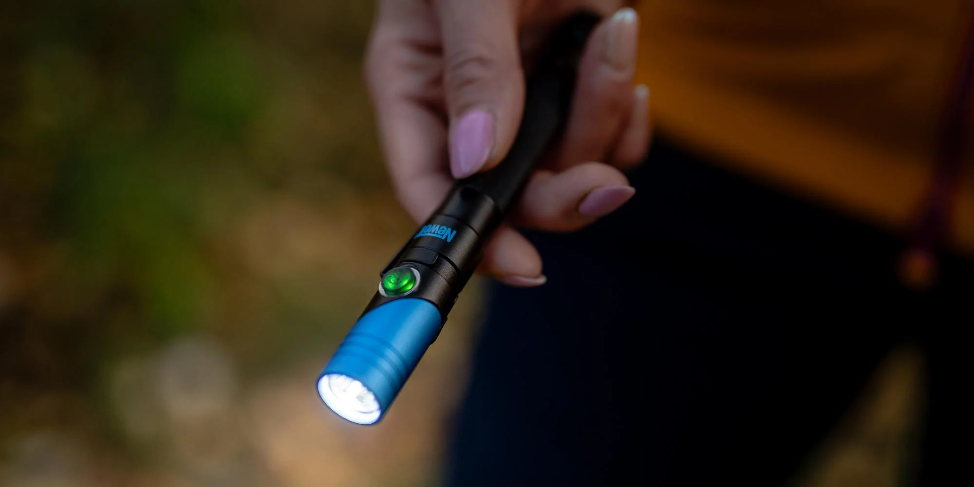 Latarka taktyczna Newell FL250L USB-C