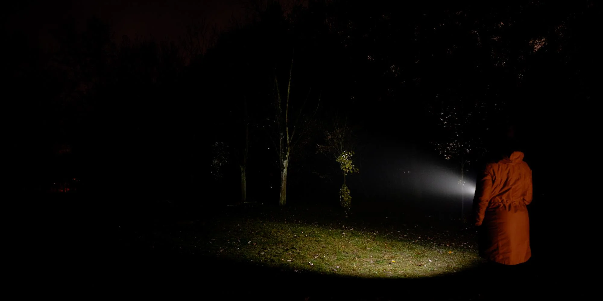 Latarka taktyczna Newell FL250L USB-C