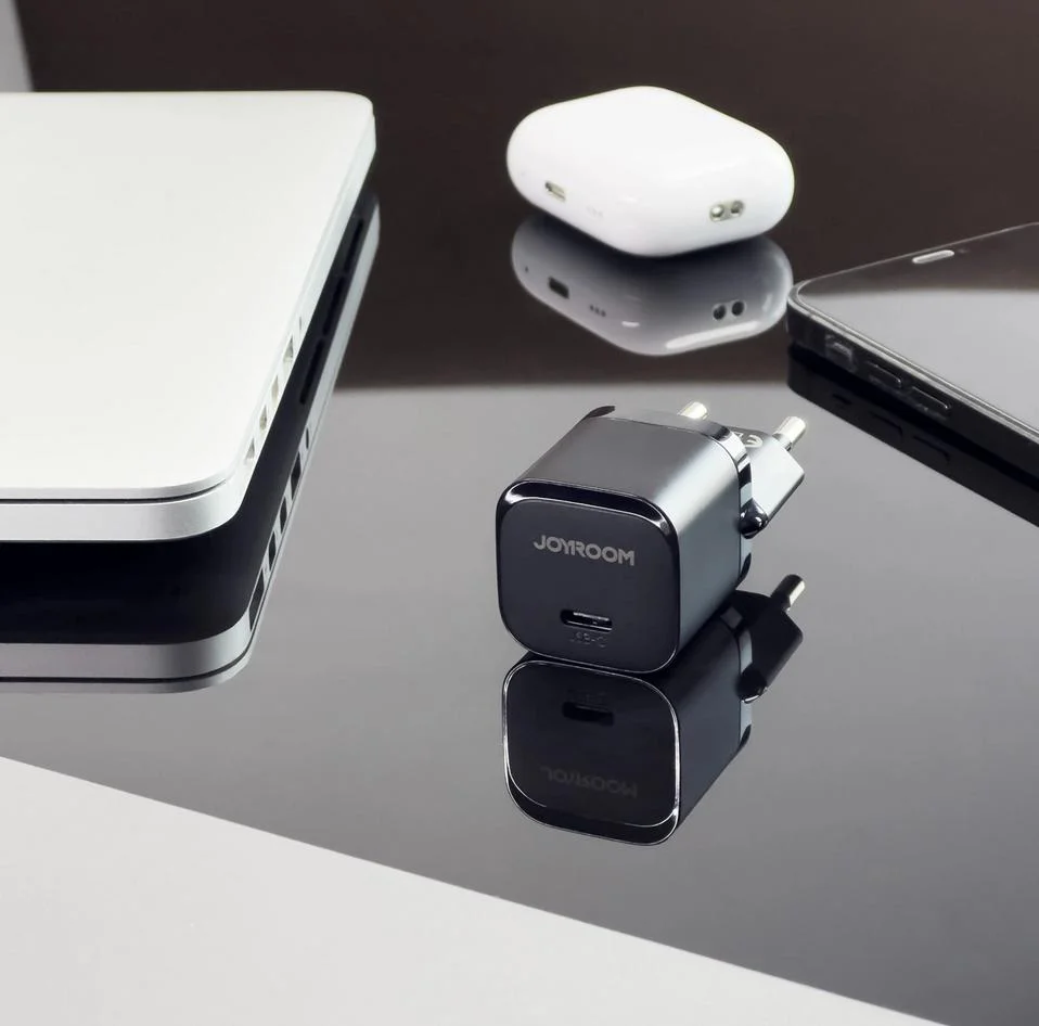Mini ładowarka sieciowa Joyroom JR-TCF02 20W PD 3.0 QC 3.0 1x USB-C czarna
