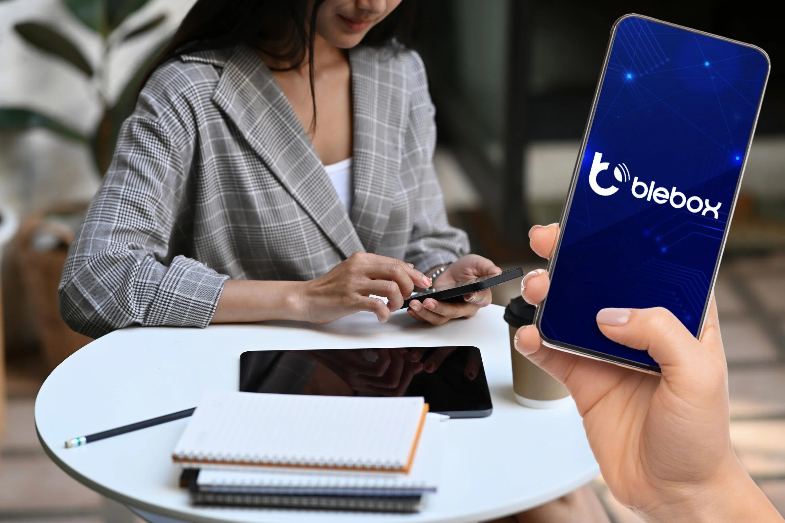 BleBox ShutterBox DIN - sterownik rolet z możliwością sterowania przez Twój smartfon z aplikacją mobilną