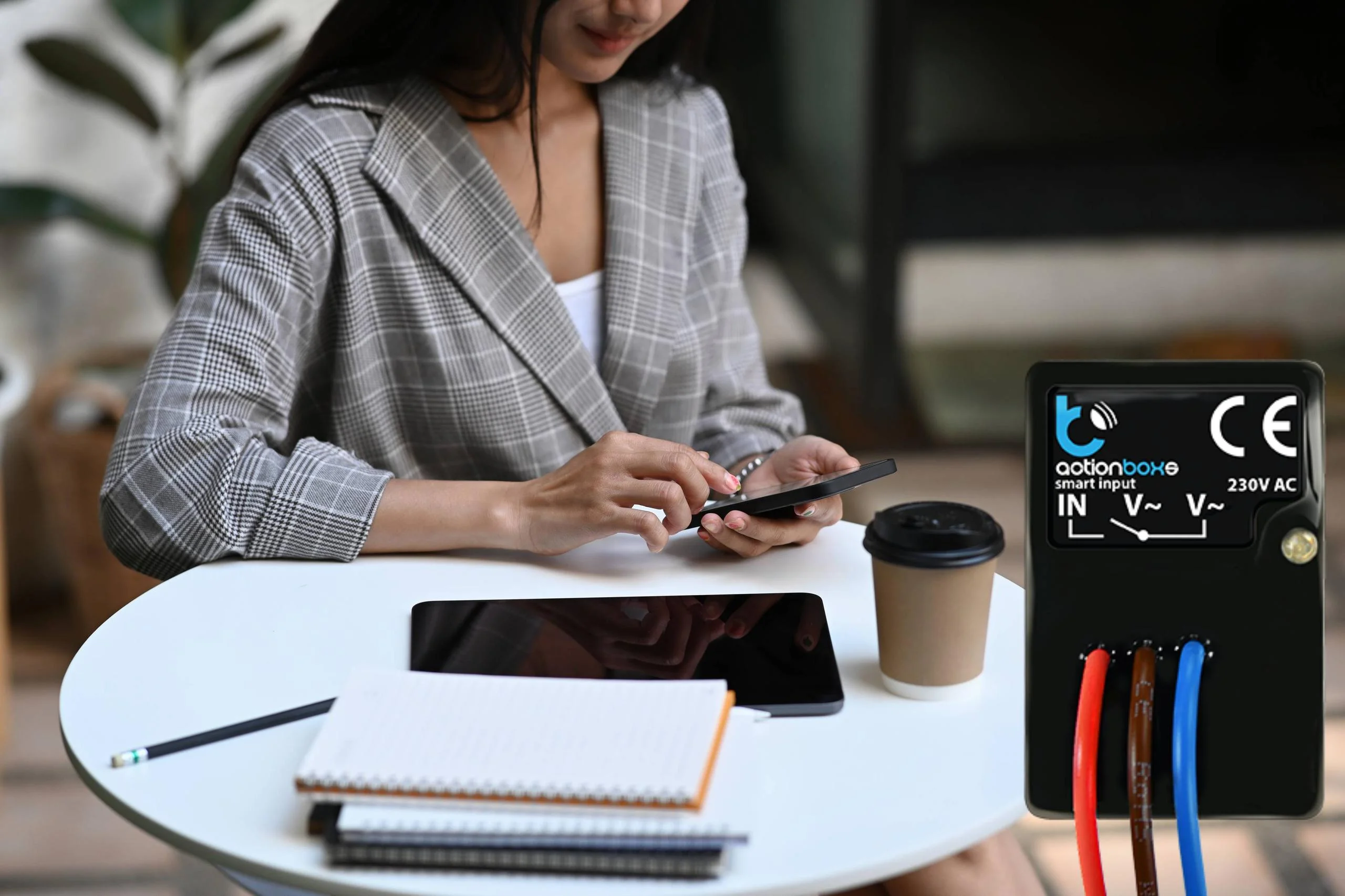 BleBox actionBoxS Wired - dodaj go do czujnika ruchu, aby kontrolować inne sterowniki, wysyłaj powiadomienia na telefon lub stwórz przycisk centralny!