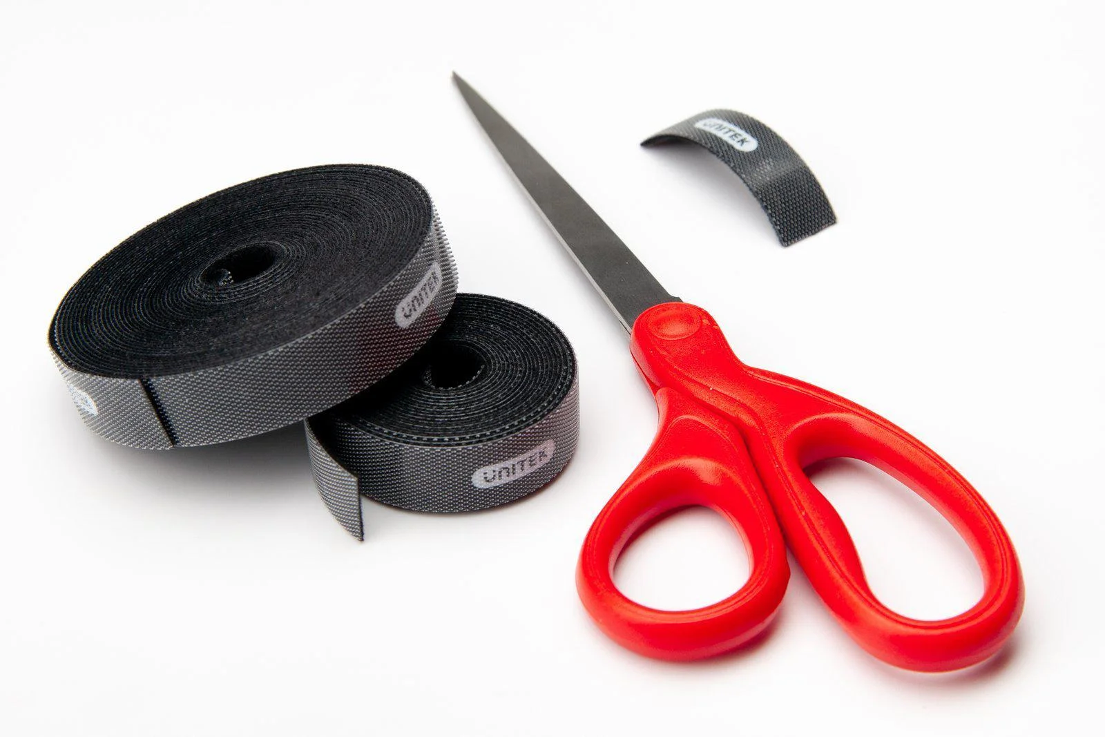 Organizer do kabli Unitek OT142BK rzep czarny 5m