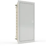 plastikowa obudowa instalacyjna z drzwiami metalowymi podtyn e012a42ab04d49f9b5b04ac8fd5cc1d9