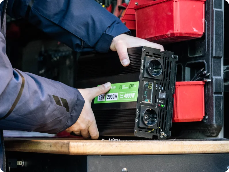 PRZETWORNICA NAPIĘCIA Green Cell PowerInverter LCD 24V / 230V 3000/6000W CZYSTA SINUSOIDA