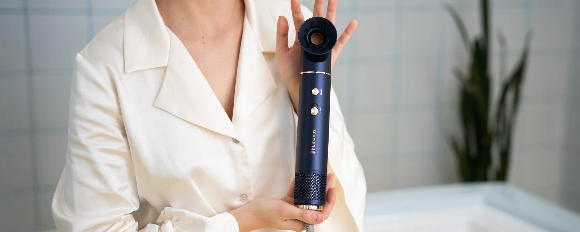 Suszarka do włosów z funkcją jonizowania Humanas AirTouch HD-AT05 - srebrna