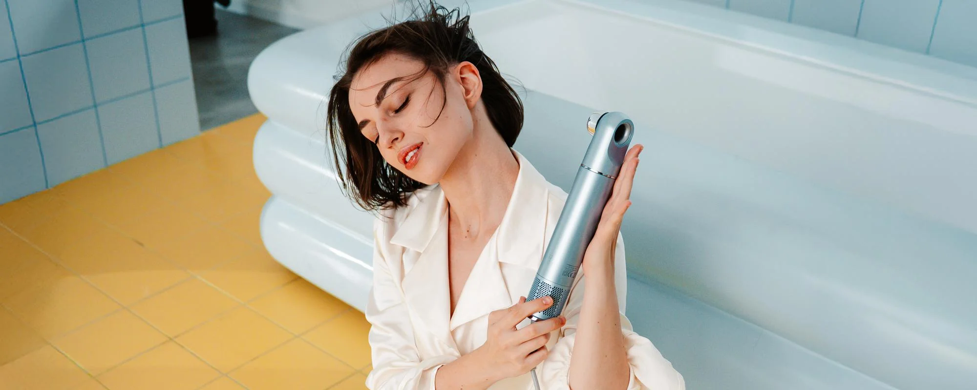 Suszarka do włosów z funkcją jonizowania Humanas AirTouch HD-AT05 - fioletowa